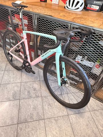 Gebrauchtes Scott Addict RC10 2025 Road & Gravel, Blau — Bild 3 von 3