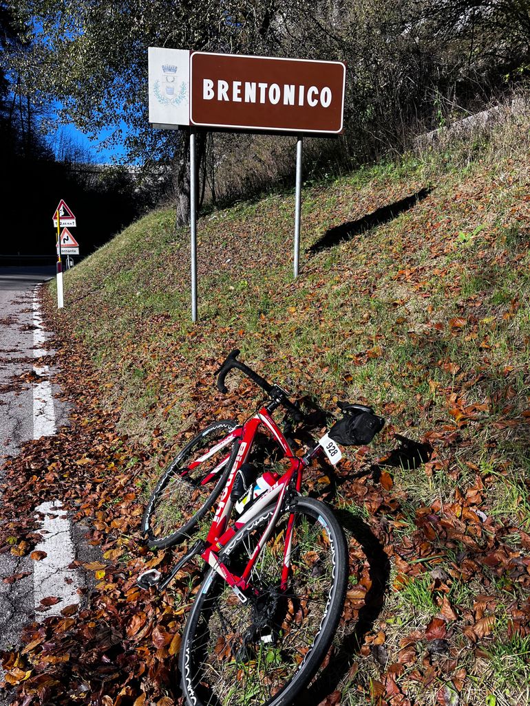 Used Bianchi Impulso Campagnolo Chorus 2012 Road & Gravel, Red — image 2 of 3