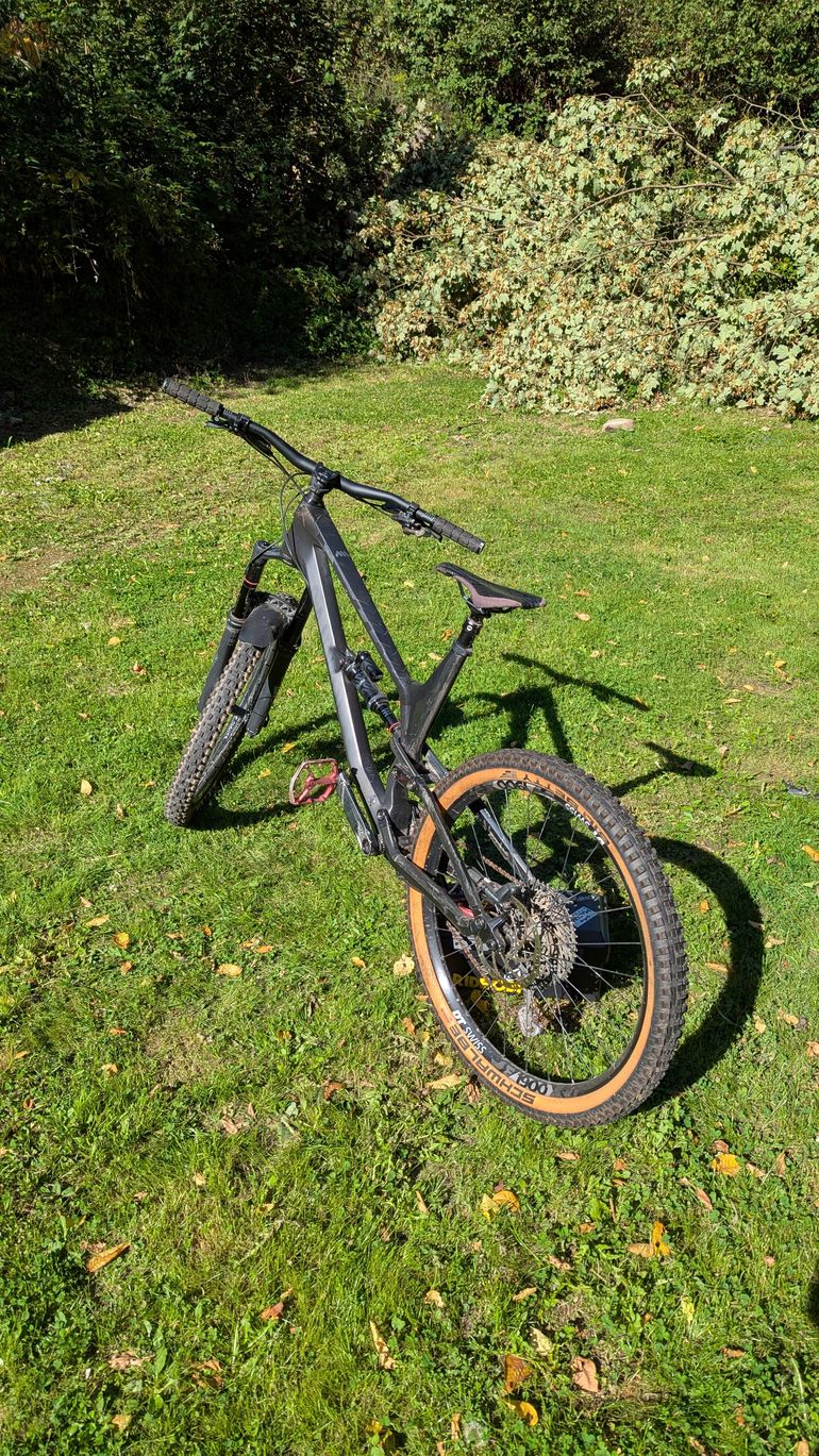 Used Canyon Torque CF 7.0 2020 2020 Mountainbike, Black, 27.5 — image 4 of 5