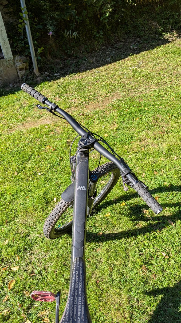 Used Canyon Torque CF 7.0 2020 2020 Mountainbike, Black, 27.5 — image 2 of 5