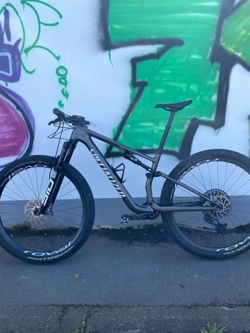 Used Specialized Epic SRAM GX Eagle AXS 2025 Mountainbike, Light Gray — image 13 of 16