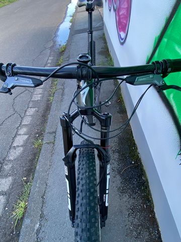 Used Specialized Epic SRAM GX Eagle AXS 2025 Mountainbike, Light Gray — image 15 of 16