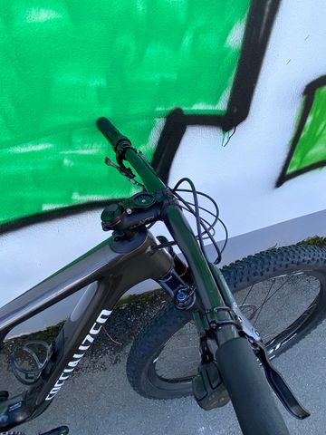 Used Specialized Epic SRAM GX Eagle AXS 2025 Mountainbike, Light Gray — image 8 of 16