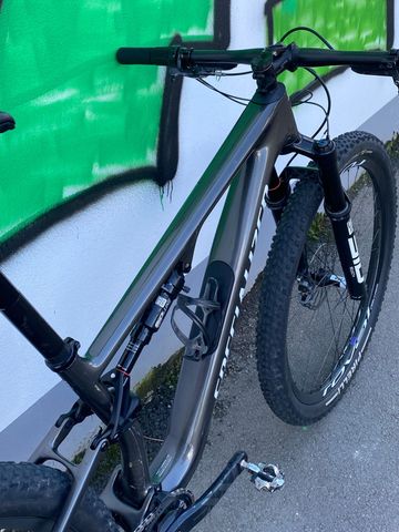 Used Specialized Epic SRAM GX Eagle AXS 2025 Mountainbike, Light Gray — image 6 of 16