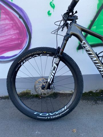 Used Specialized Epic SRAM GX Eagle AXS 2025 Mountainbike, Light Gray — image 12 of 16