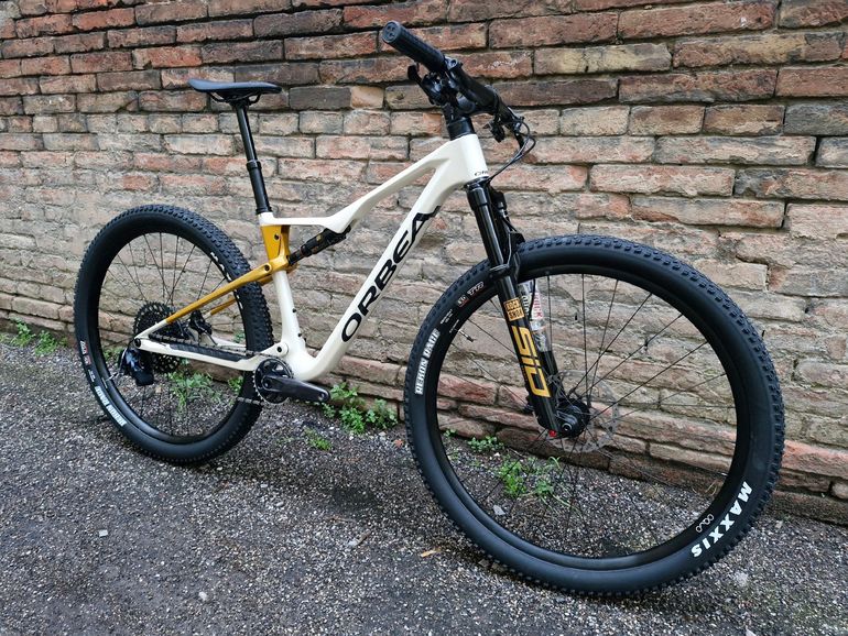 Refurbished Bicycle Orbea Oiz M10 Orbea 2021 Mountain Bikes ORBEA