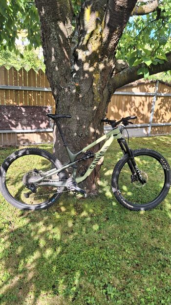 Używany Canyon Spectral 29 CF 9 2022 2022 Mountainbike — zdjęcie 1 z 9