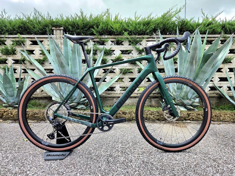 Używany Bianchi ARCADEX PRO 2025 Road & Gravel — zdjęcie 1 z 7