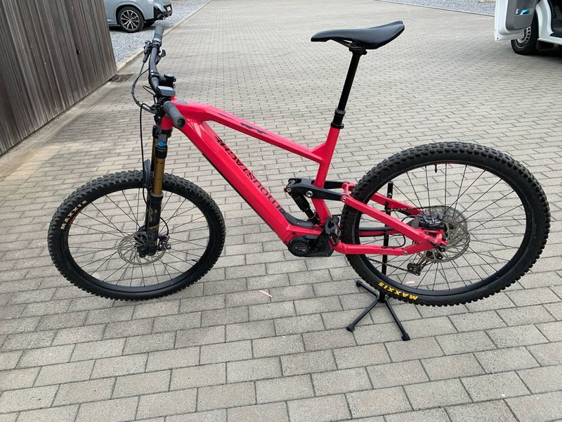 Použité Moustache Samedi 29 Game 8 2020 2020 MTB