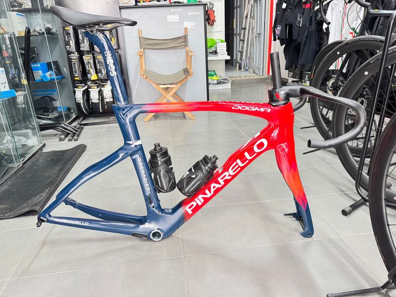 Pinarello Dogma F Disc 2023 Frameset 2023 Road & Gravel usato, Rosso — immagine 2 di 3
