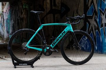 Bianchi Oltre XR4 2021 2021 Road & Gravel usato