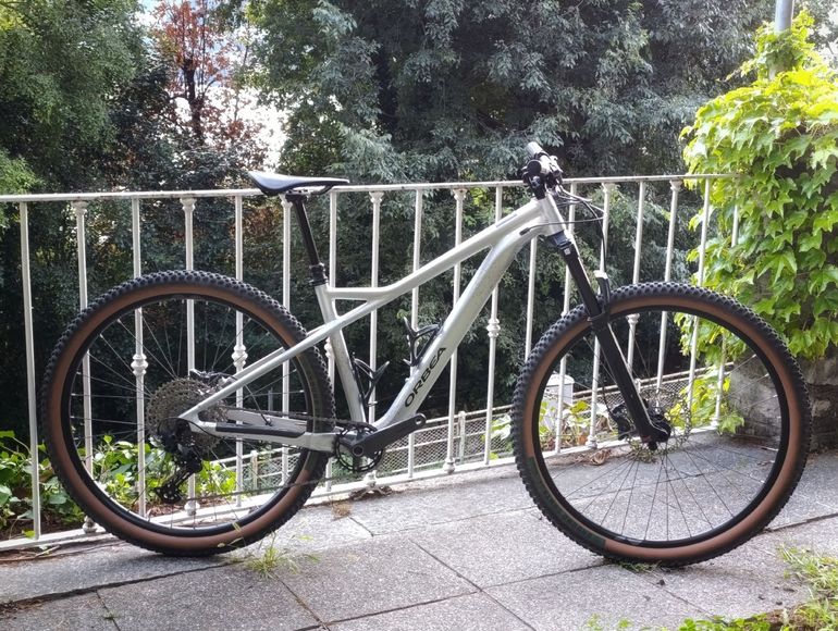 Used Orbea LAUFEY H10 2022 2022 Mountainbike, Light Gray, 29 — image 1 of 6