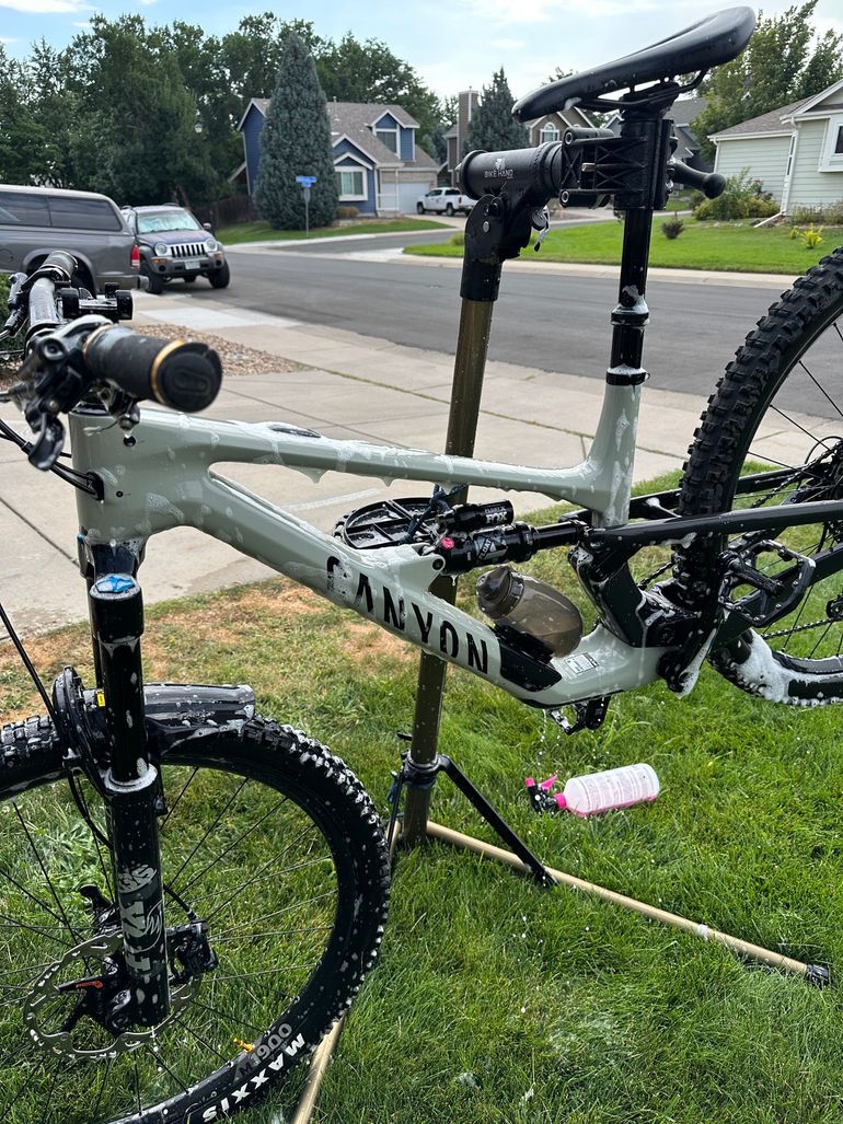 Used Canyon Spectral 29 CF 7 2024 2024 Mountainbike, Light Gray, 29 — image 3 of 4