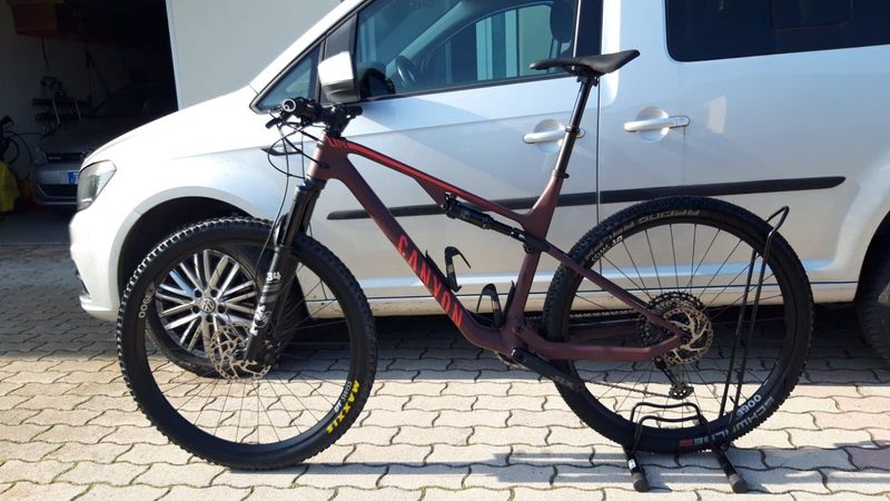 Gebrauchtes Canyon Lux CF 6 2022 2022 Mountainbike, Violett, 29 — Bild 1 von 3