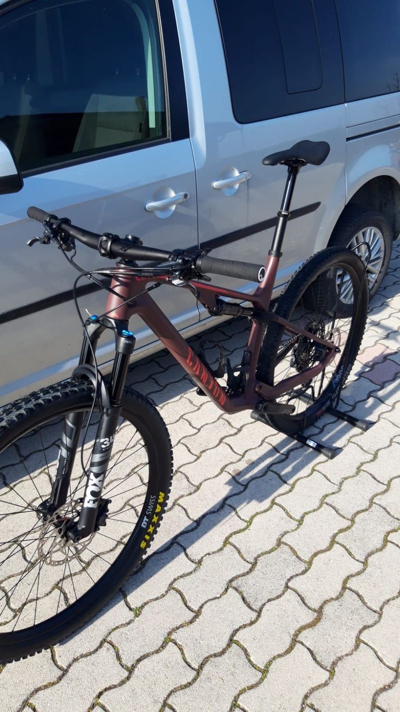 Gebrauchtes Canyon Lux CF 6 2022 2022 Mountainbike, Violett, 29 — Bild 2 von 3