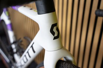 Used Scott Addict Gravel RC 2024 2024 Road & Gravel, White — image 10 of 15