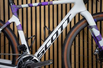 Used Scott Addict Gravel RC 2024 2024 Road & Gravel, White — image 3 of 15
