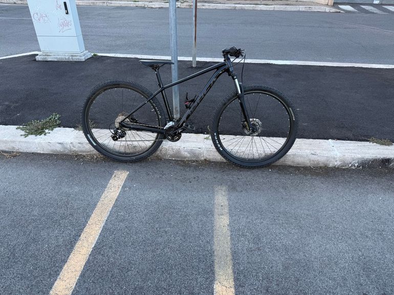 Used Orbea Onna Shimano Tourney 2025 Mountainbike, Black — image 1 of 3