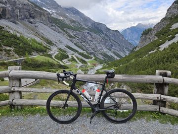 Gebrauchtes CUBE ATTAIN GTC SL 2021 2021 Road & Gravel, Schwarz — Bild 1 von 3
