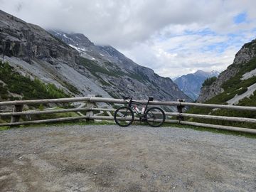 Gebrauchtes CUBE ATTAIN GTC SL 2021 2021 Road & Gravel, Schwarz — Bild 2 von 3