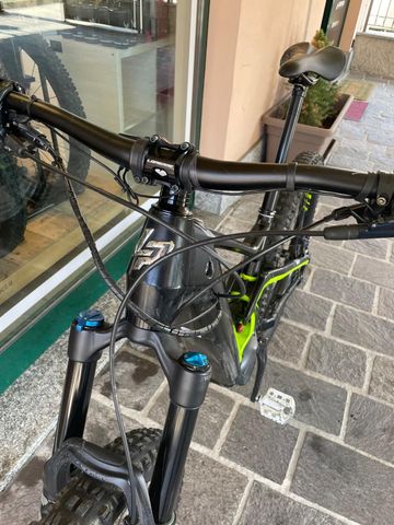Used Lapierre Overvolt Shimano Deore XT 2018 Mountainbike, Black — image 3 of 10