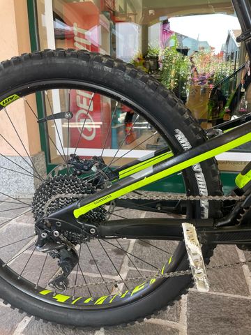 Used Lapierre Overvolt Shimano Deore XT 2018 Mountainbike, Black — image 8 of 10