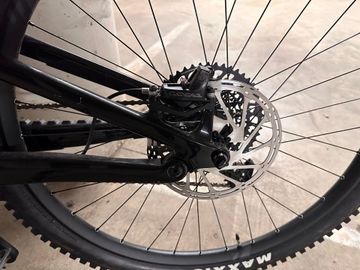 Used Canyon Torque 29 CF 7 2022 2022 Mountainbike, Black, 29 — image 3 of 8