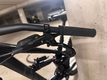 Canyon Torque 29 CF 7 2022 2022 Mountainbike usato, Nero — immagine 7 di 8