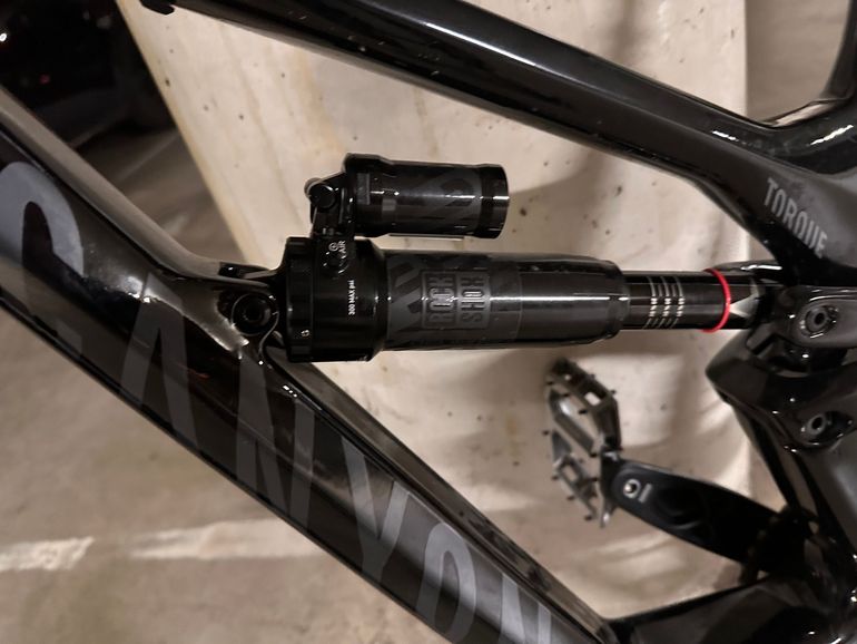 Canyon Torque 29 CF 7 2022 2022 Mountainbike usato, Nero — immagine 6 di 8
