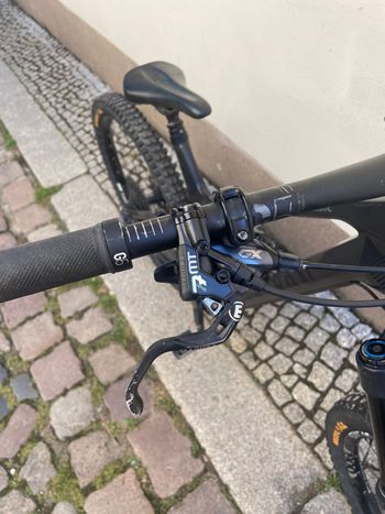 Canyon Torque CF 7 2021 2021 Mountainbike usato, Nero — immagine 8 di 17