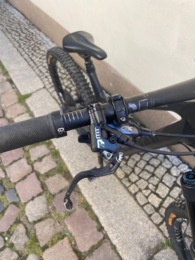 Canyon Torque CF 7 2021 2021 Mountainbike usato, Nero — immagine 8 di 17