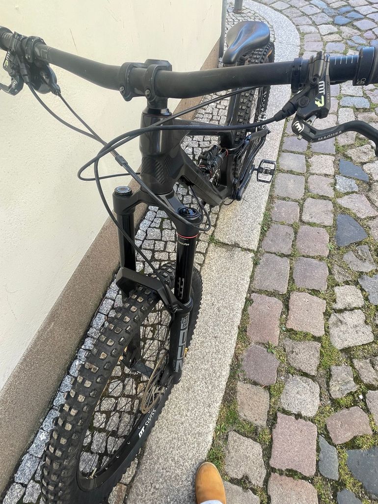 Canyon Torque CF 7 2021 2021 Mountainbike usato, Nero — immagine 4 di 17