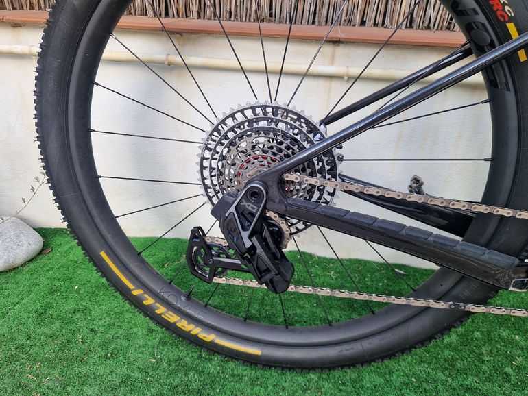 Used Trek Procaliber SRAM X0 Eagle AXS (T-Type) 2025 Mountainbike, Black, 29 — image 9 of 42