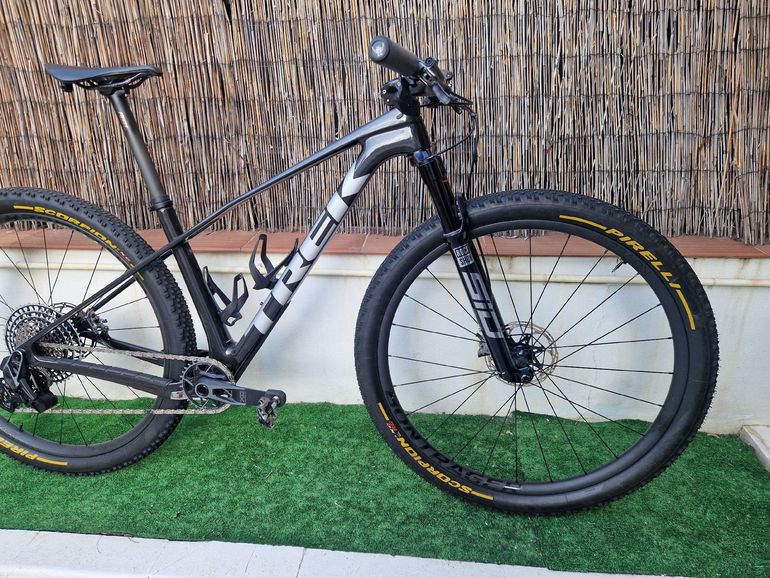 Used Trek Procaliber SRAM X0 Eagle AXS (T-Type) 2025 Mountainbike, Black, 29 — image 6 of 42