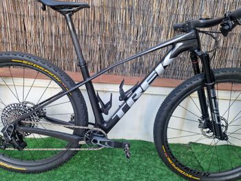 Used Trek Procaliber SRAM X0 Eagle AXS (T-Type) 2025 Mountainbike, Black, 29 — image 7 of 42