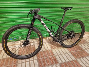 Used Trek Procaliber SRAM X0 Eagle AXS (T-Type) 2025 Mountainbike, Black, 29 — image 36 of 42