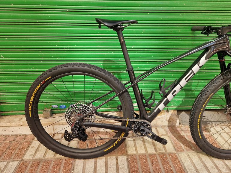 Used Trek Procaliber SRAM X0 Eagle AXS (T-Type) 2025 Mountainbike, Black, 29 — image 27 of 42
