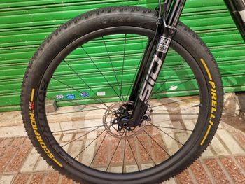 Used Trek Procaliber SRAM X0 Eagle AXS (T-Type) 2025 Mountainbike, Black, 29 — image 39 of 42