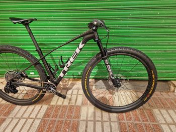 Used Trek Procaliber SRAM X0 Eagle AXS (T-Type) 2025 Mountainbike, Black, 29 — image 24 of 42