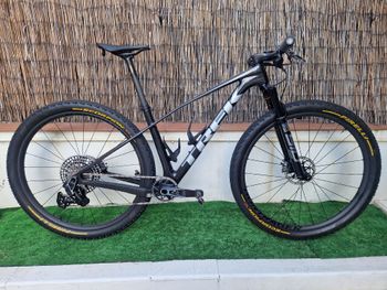 Used Trek Procaliber SRAM X0 Eagle AXS (T-Type) 2025 Mountainbike, Black, 29 — image 1 of 42