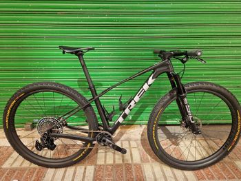 Used Trek Procaliber SRAM X0 Eagle AXS (T-Type) 2025 Mountainbike, Black, 29 — image 26 of 42