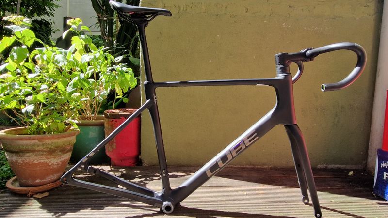 Käytetty CUBE ATTAIN C:62 SLT 2025 Frameset 2025 Road & Gravel — kuva 2 / 5