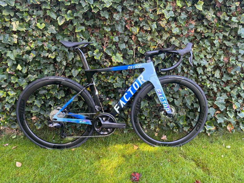 Tweedehands Factor Ostro Shimano Ultegra Di2 2024 Road & Gravel