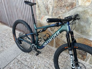 Used Specialized Epic 8 Pro 2024 2024 Mountainbike, Blue, 29 — image 10 of 16