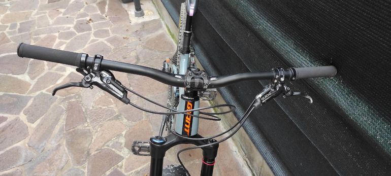 Giant Reign 1.5 2018 Mountainbike d'occasion — image 5 sur 9