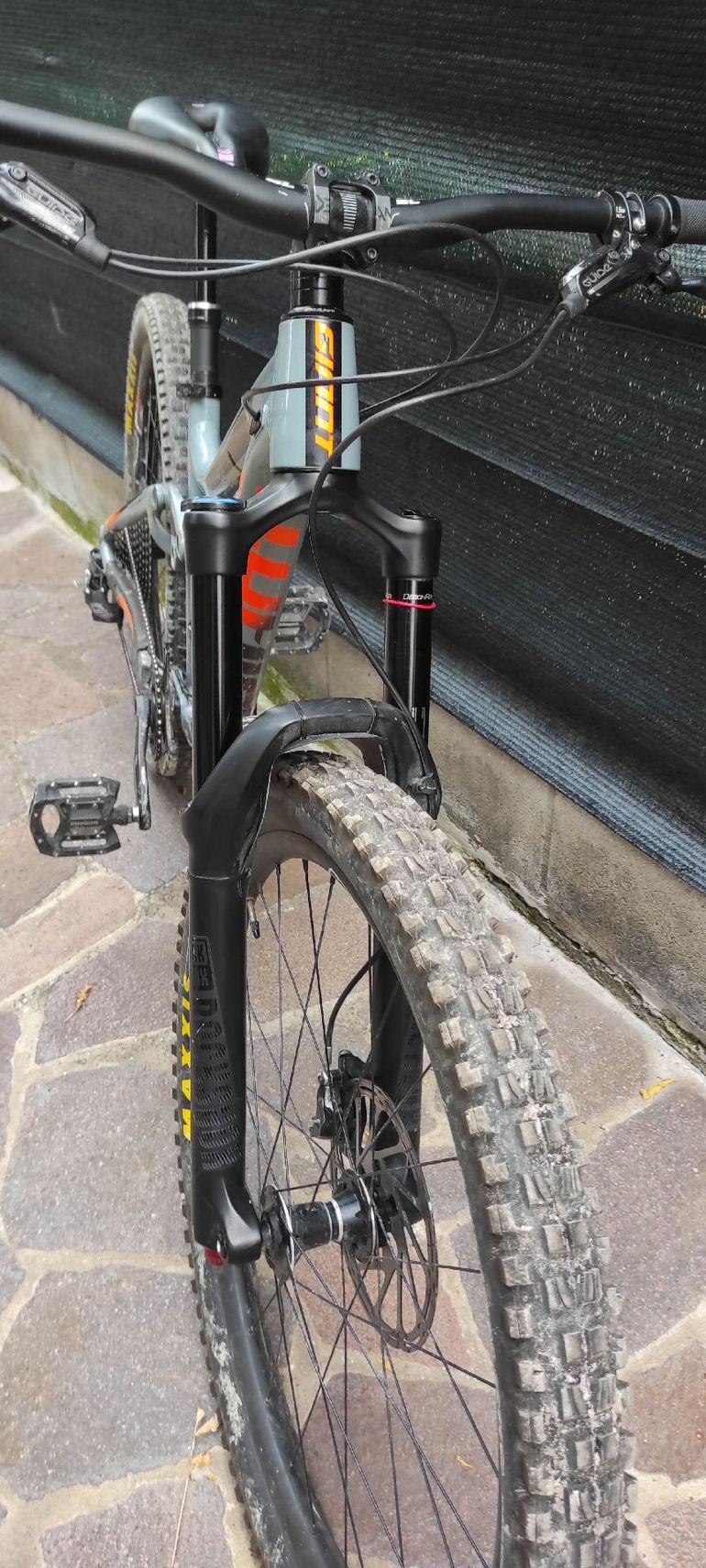 Giant Reign 1.5 2018 Mountainbike d'occasion — image 4 sur 9