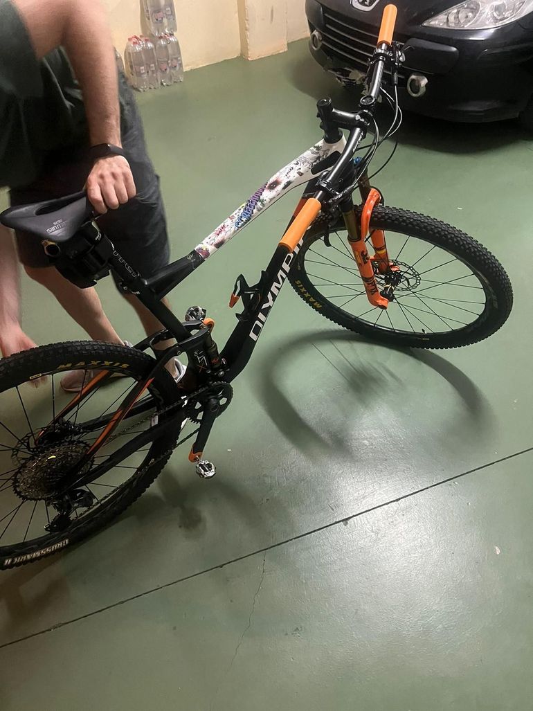 Cycling Bicicletas Carlos Sastre Spaniard Carlos Sastre Breaks