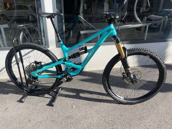 Used YT Industries Capra CORE 4 (NT) 29 2023 2023 Mountainbike, Azul — image 1 of 5