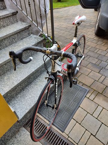 Used Trek Madone 4.7 H2 (Compact) 2012 2012 Road & Gravel, White — image 4 of 7