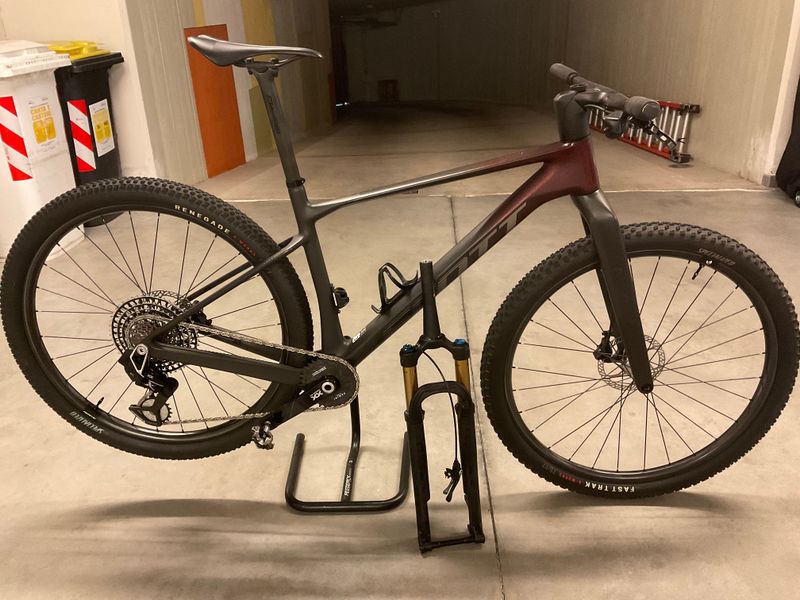 Used Scott Scale RC SL TR 2024 6, 8Kg L 2024 MTB